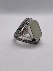 Men’s Ring with White Aqeeq and 2 Shamshir Design