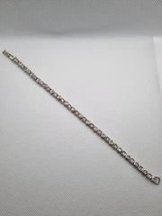 Elegant Silver Bracelet with White Zircon