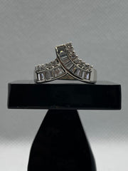 925 Silver Crown-Style Ring with Brackets & Round Zircon