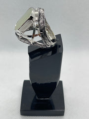 Men’s Ring with White Aqeeq and 2 Shamshir Design