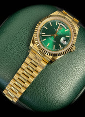 Day-Date 40 yellow gold color Green Roman dial