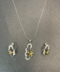 Silver Flower Design Locket Set – Two-Tone Gold & Silver Finish